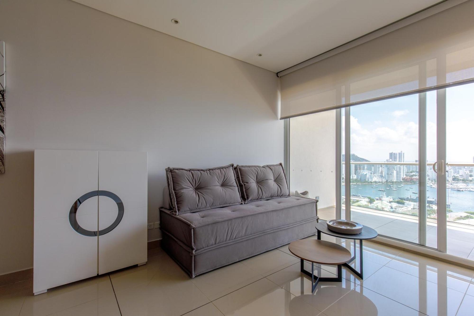 Apartamento En Edificio H2 Bocagrande Cerca Al Mar *