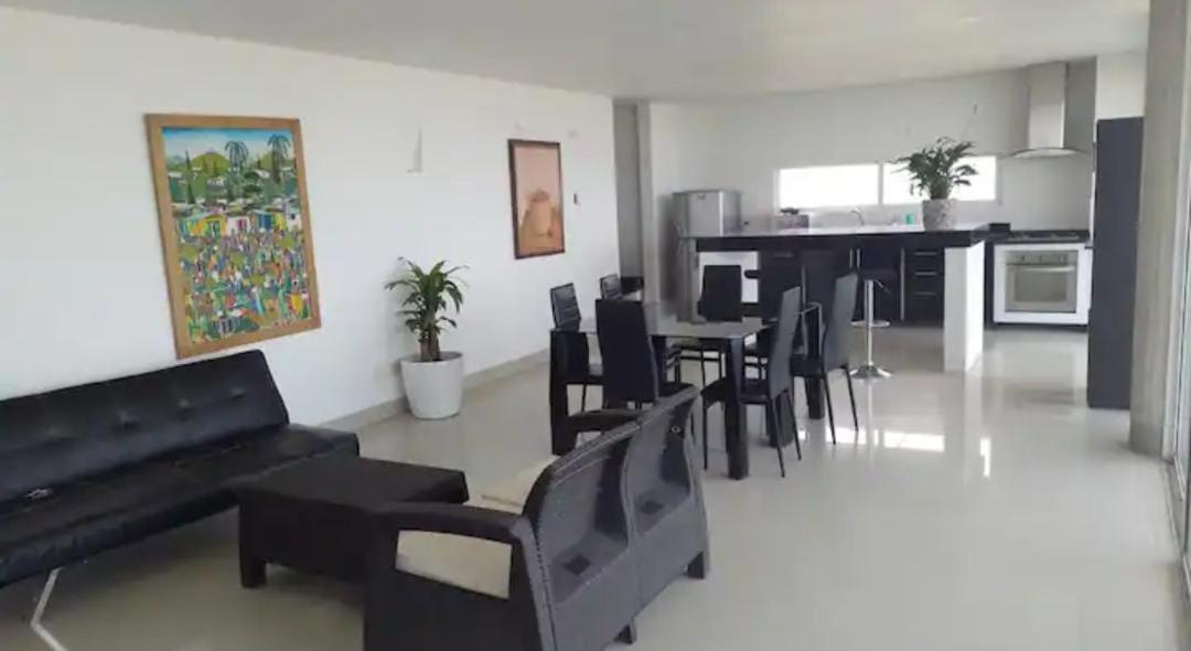 Luxury Playa Azul Frente Al Mar 200m *