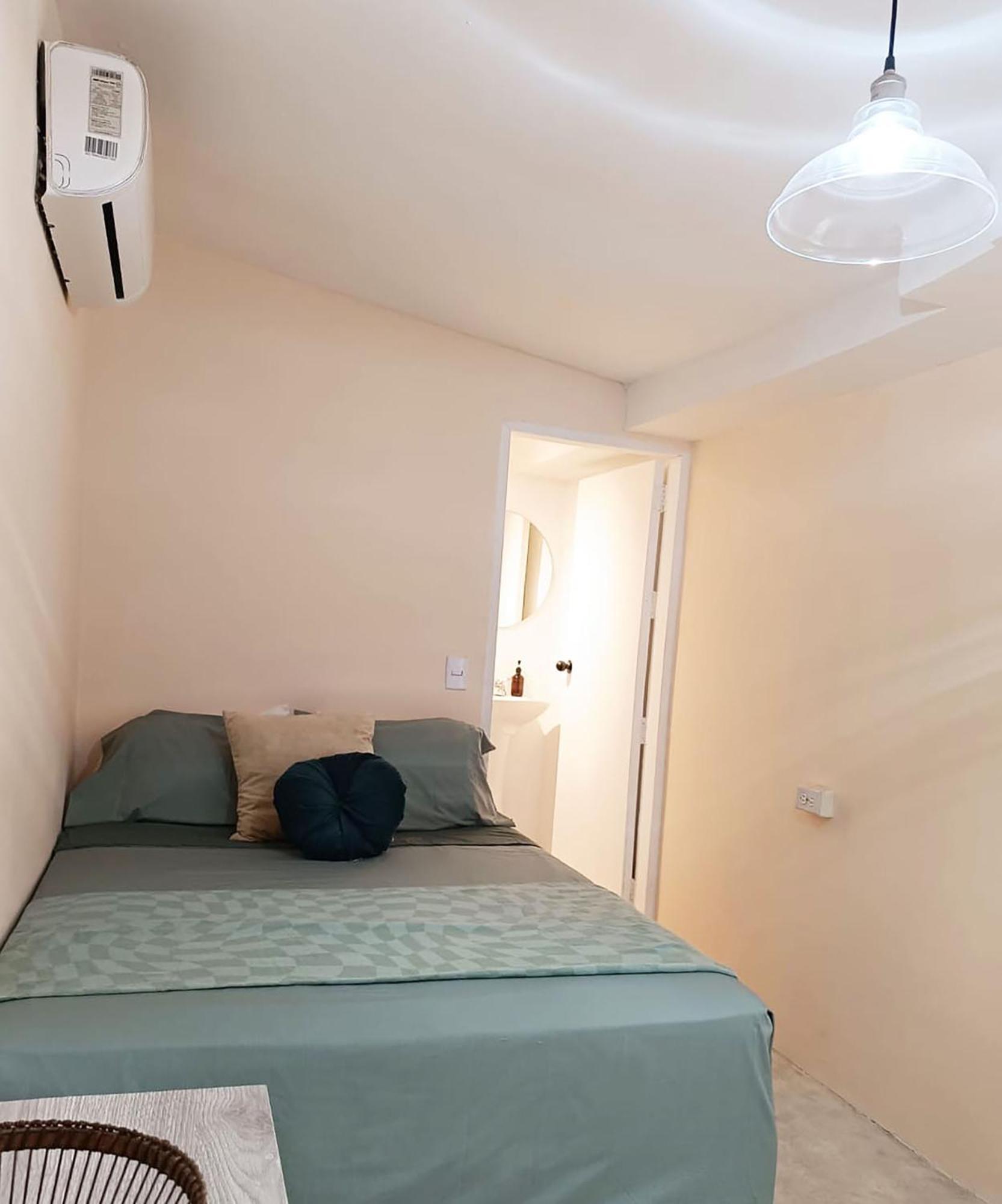 Great Location ! 4 Bedroom In The Heart Of *