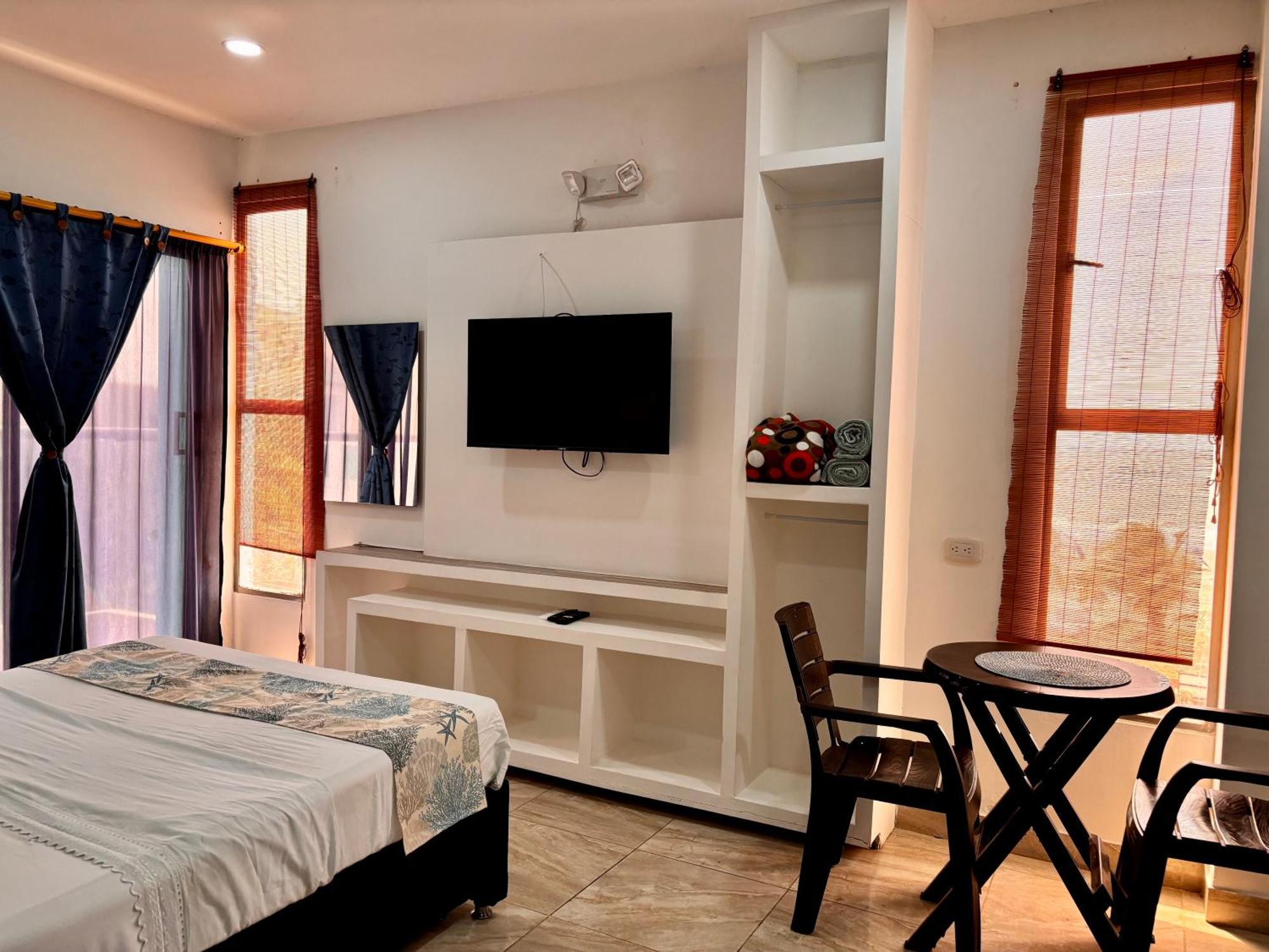 Avadia Del Mar Apartahotel *