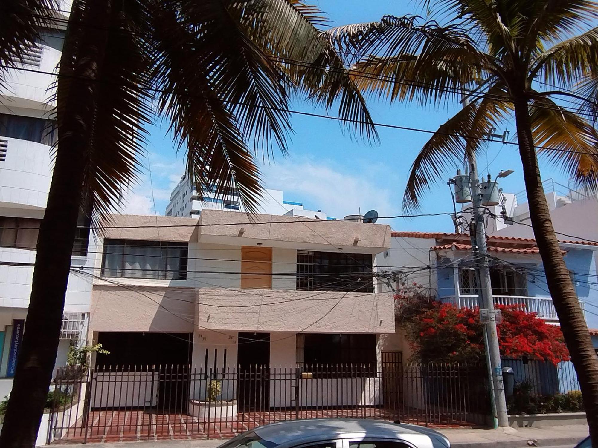 Familiar A Pocos Pasos De La Hermosa Bahia De Manga *