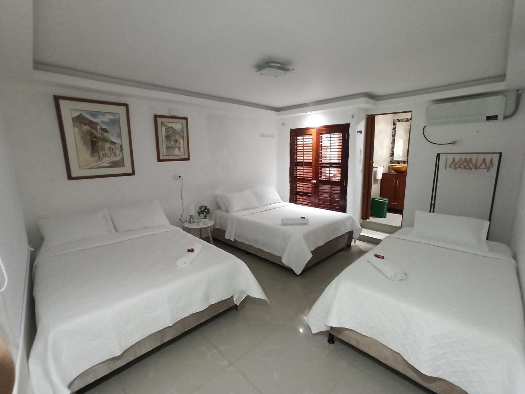 Casa De Americas Hostel *