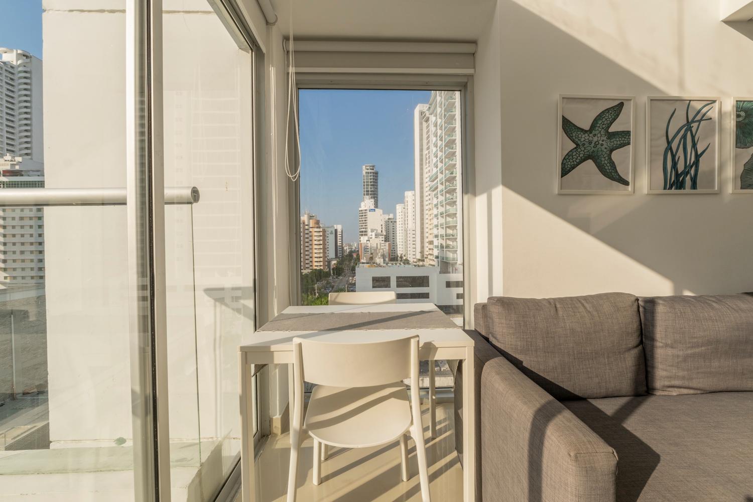 Luxury Duplex With Pool, Sunset Views, & Comfort *