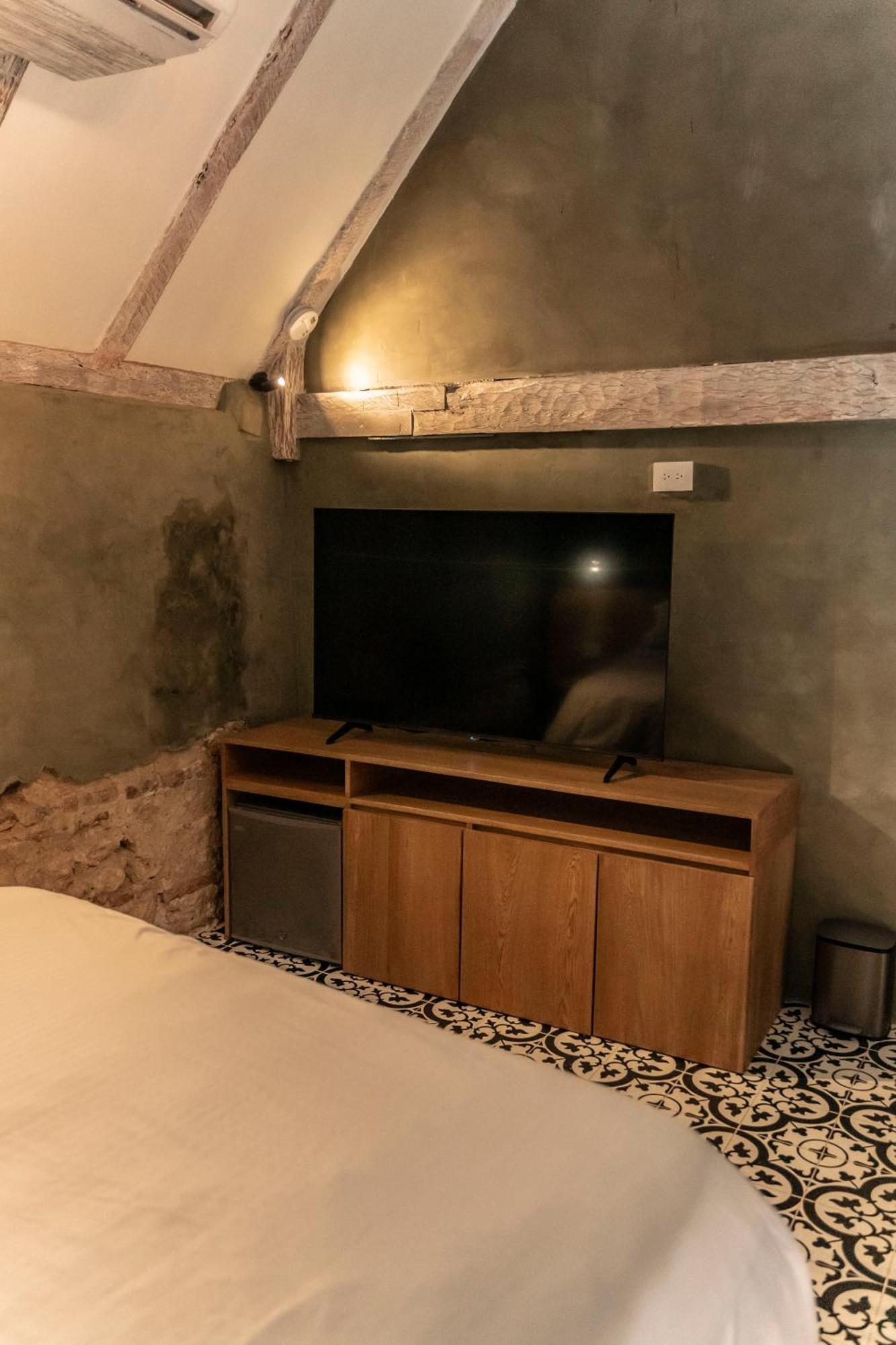Alta Hotel *
