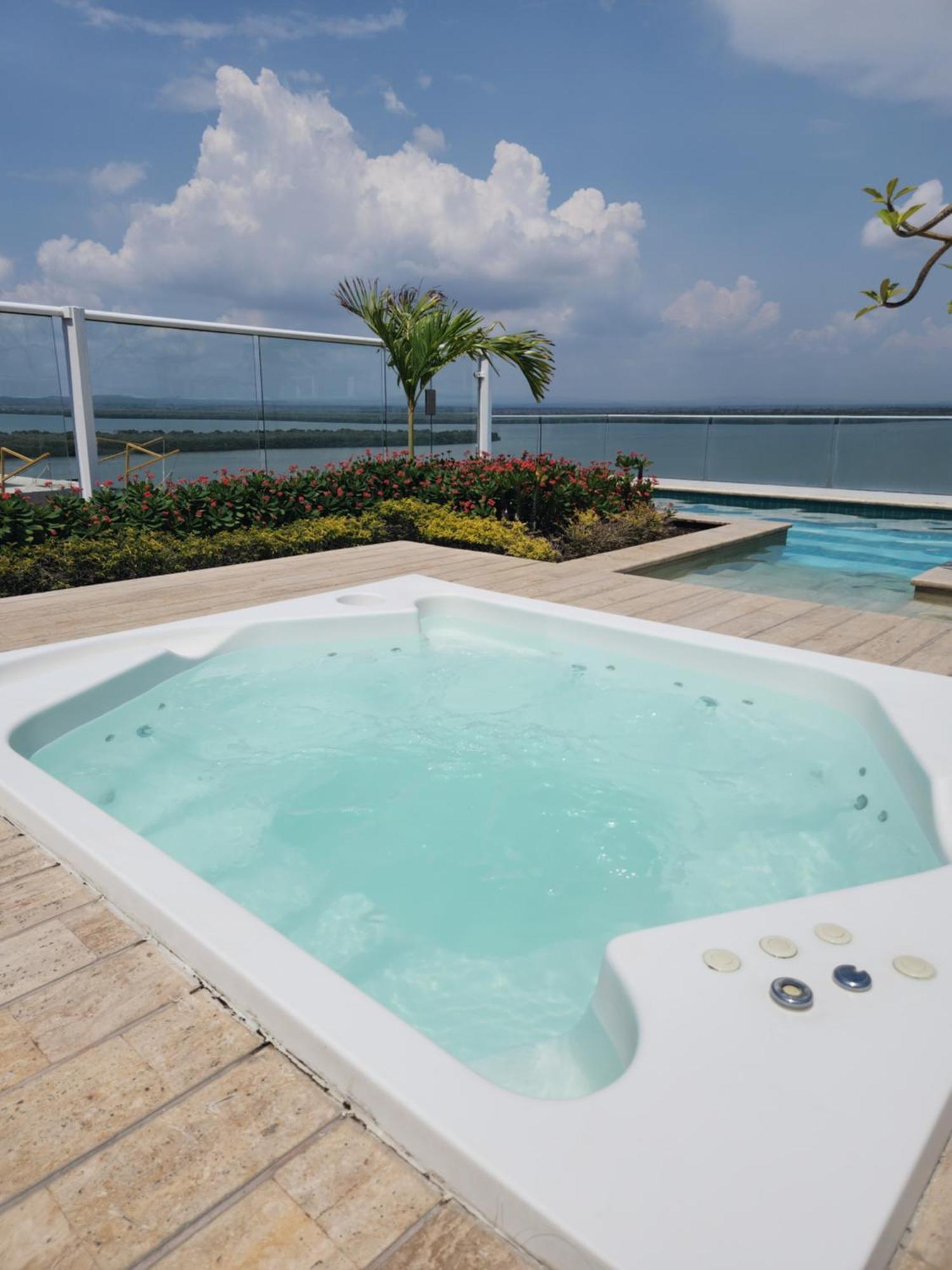 Martinique 1001 Luxure Escape & Comfort *