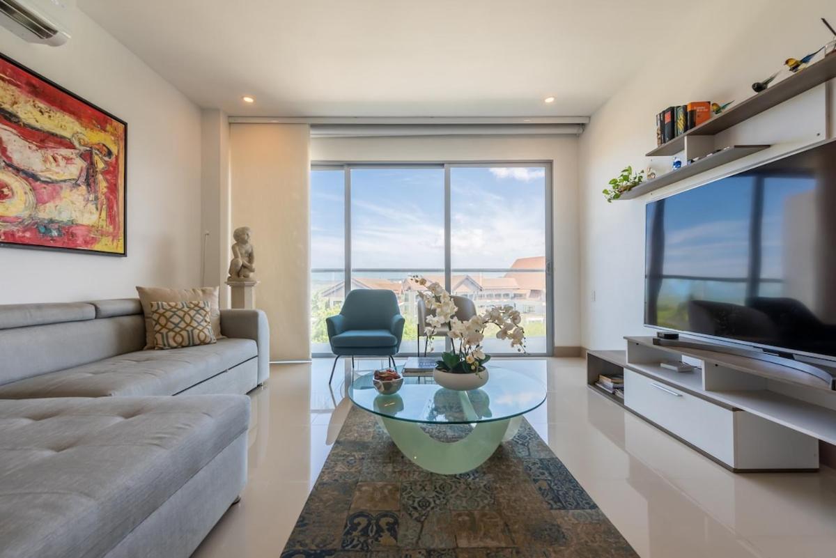 Beachfront Modern One-bedroom With Pool, Parking
