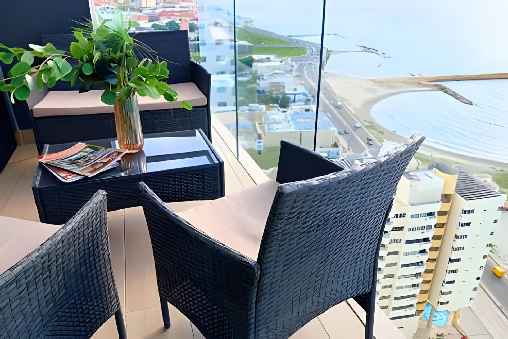 Oceanfront Gem By Walled City, Spectacular Views Apartment *