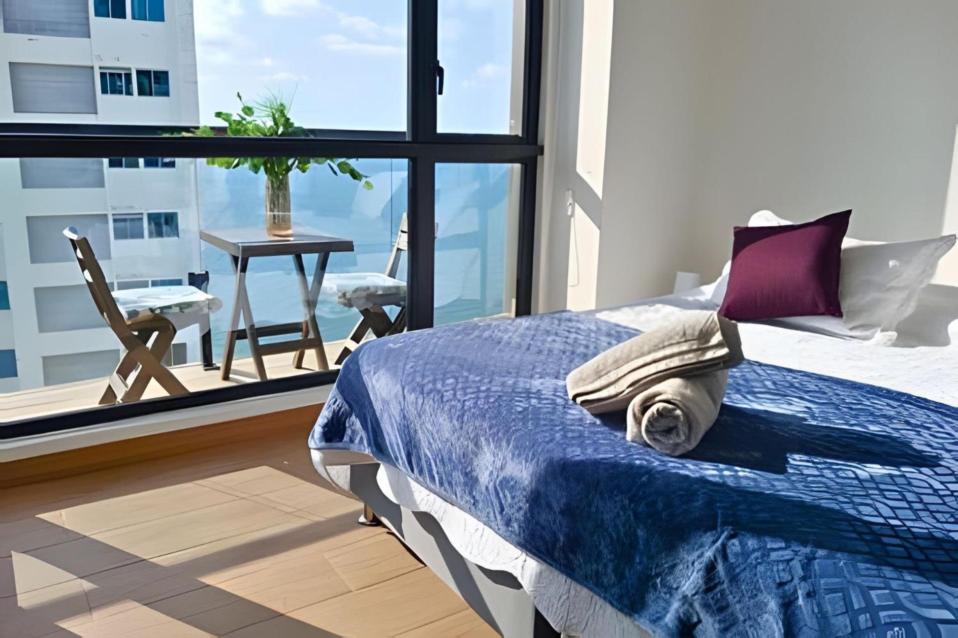 Oceanfront Gem By Walled City, Spectacular Views Apartment