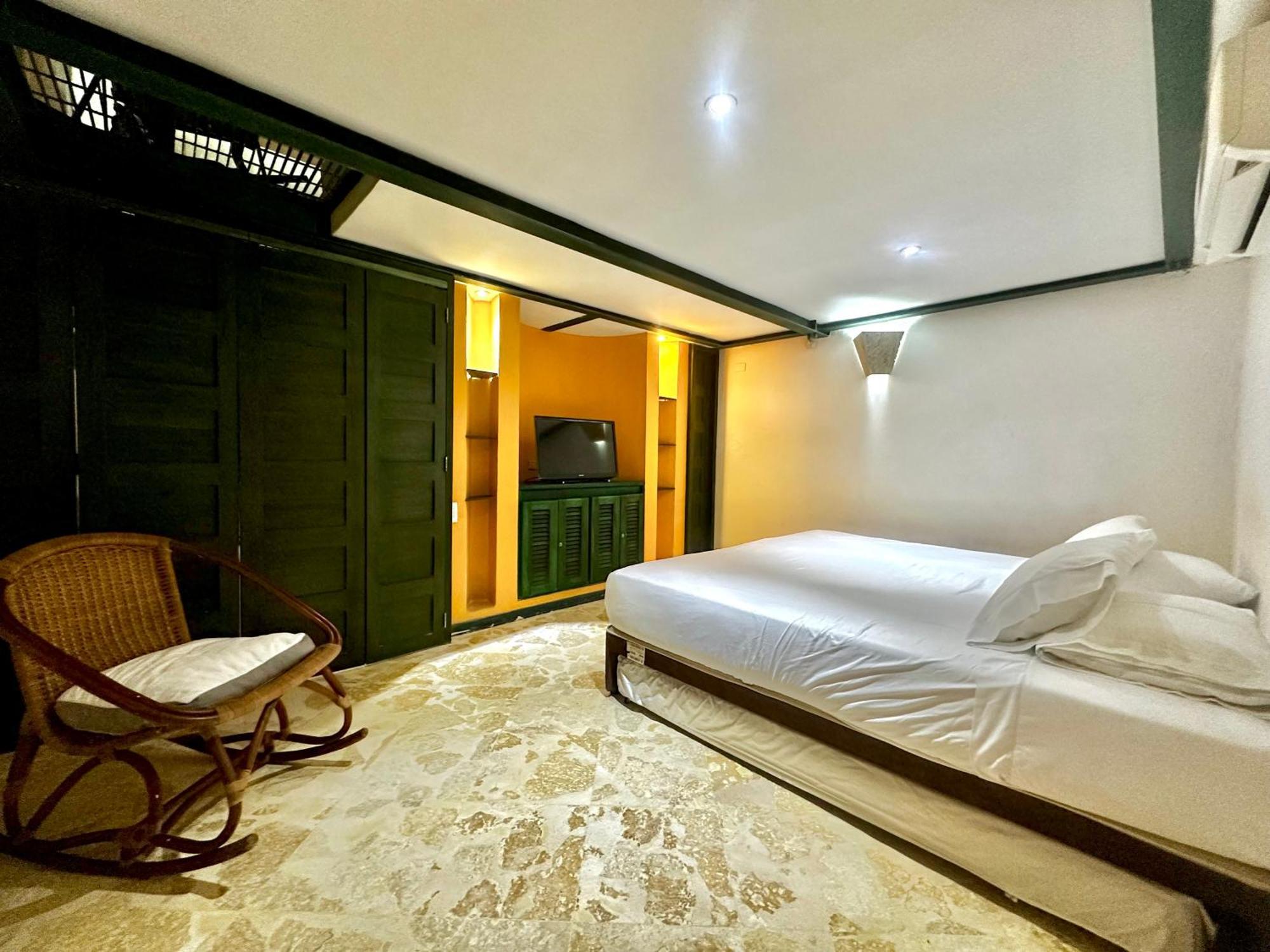 By Calamari Homes - El Porvenir 207 Walled Apartamento