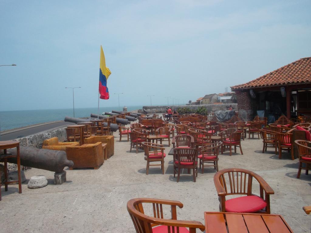 Delfines Del Caribe * Cartagena