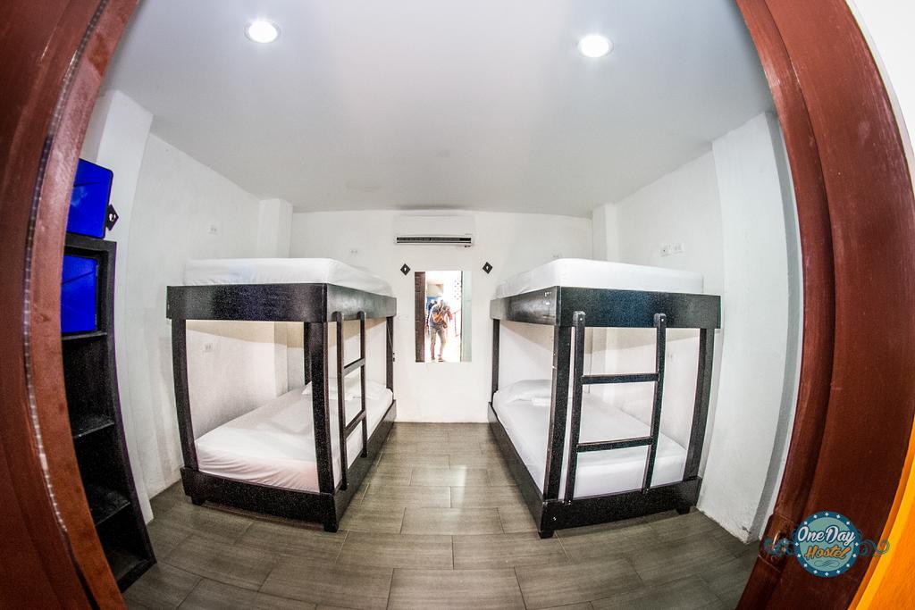 Hostal One Day