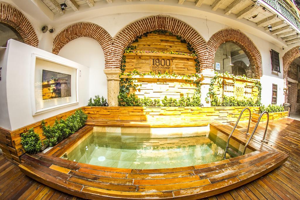 Hostal Bourbon St Boutique
