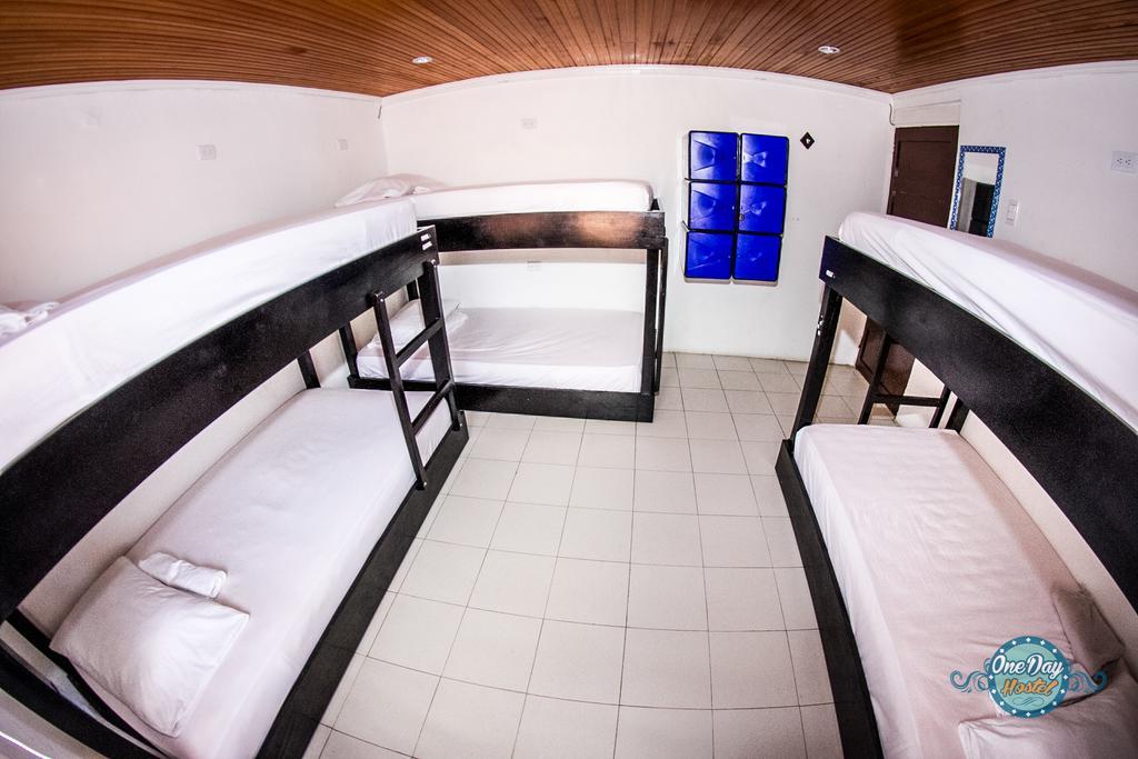 Hostal One Day *