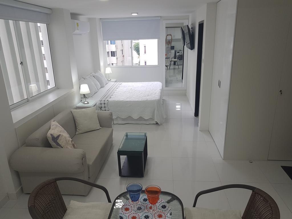 Espectaculares Vistas, Edificio Nautilus, Barrio El Laguito. Apartamento *