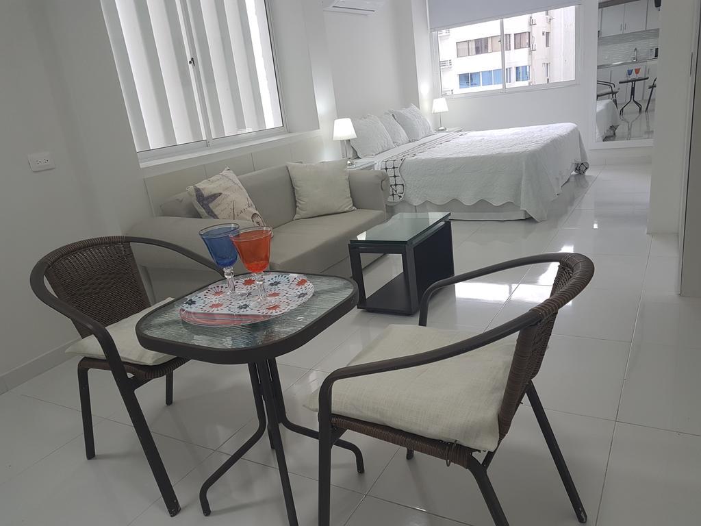Espectaculares Vistas, Edificio Nautilus, Barrio El Laguito. Apartamento *