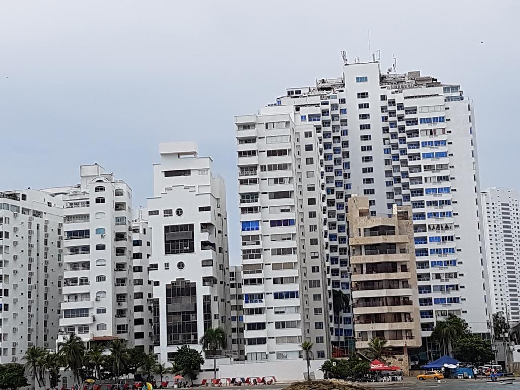 Espectaculares Vistas, Edificio Nautilus, Barrio El Laguito. Apartamento Cartagena