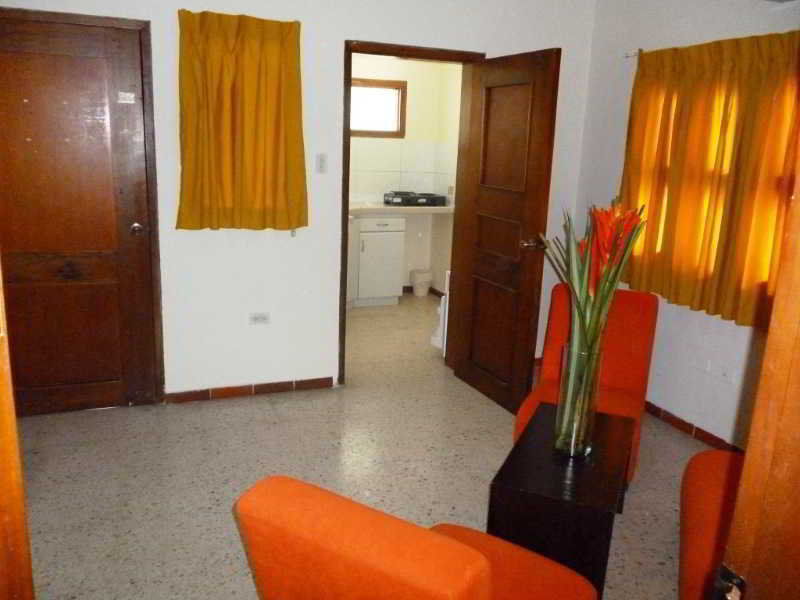 Tom Apartahotel 3*
