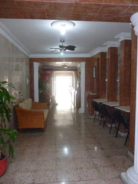 Tom Apartahotel 3*