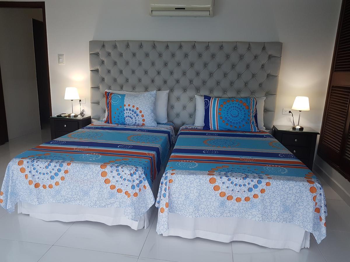 Apartamento Espectaculares Vistas, Edificio Nautilus, Barrio El Laguito. *