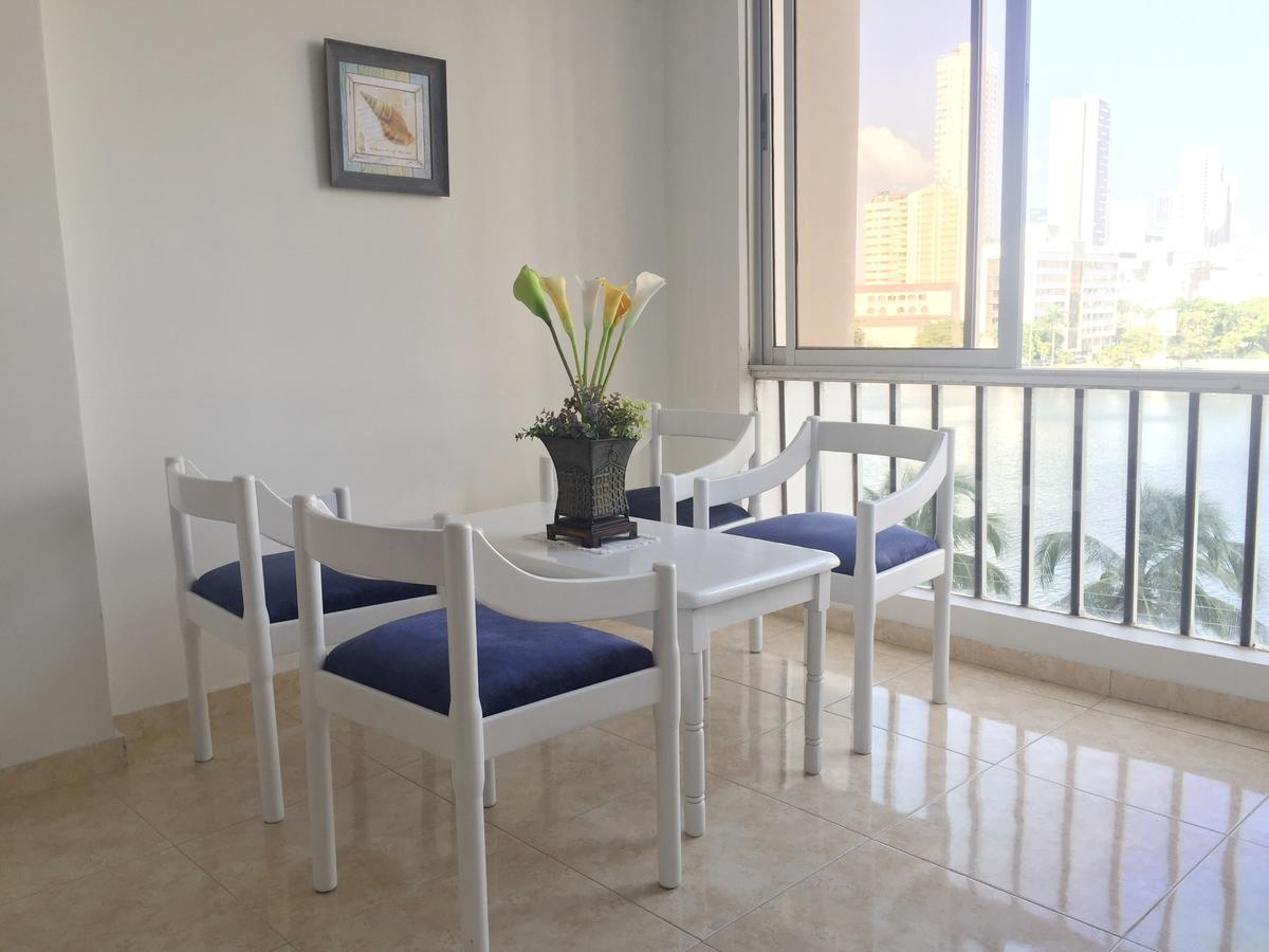 Con Hermosa Vista Y Cerca De Playas Apartamento