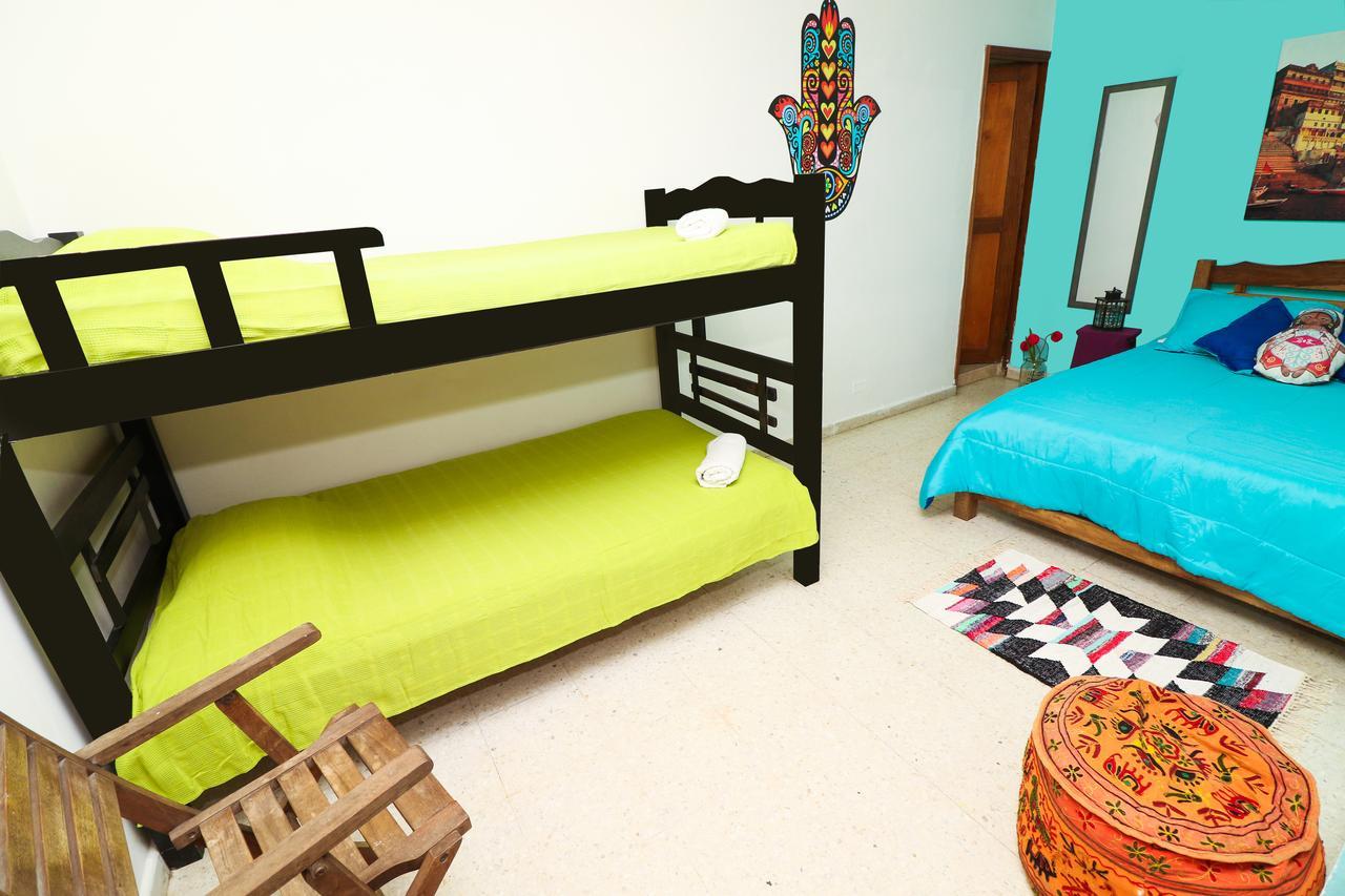 Hostal Mystic House *