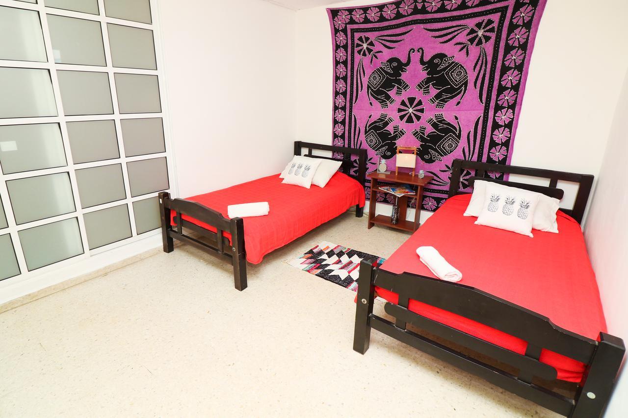 Hostal Mystic House *