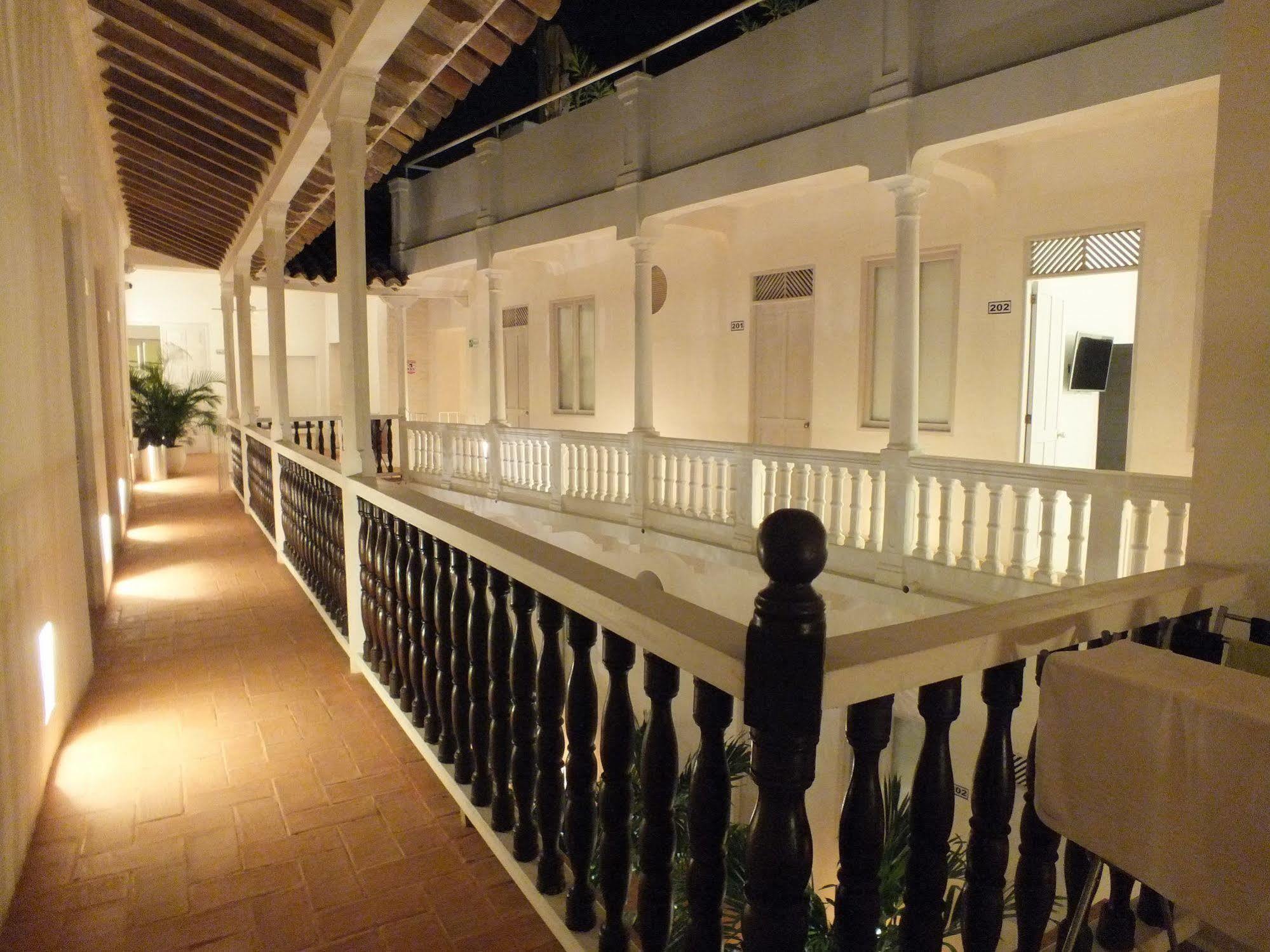 Casa Escallon Hostal *