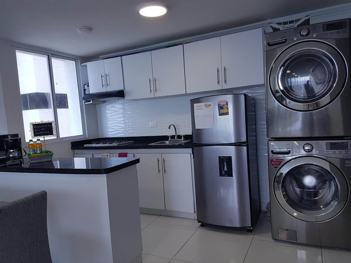 Espectaculares Vistas, Edificio Nautilus, Barrio El Laguito. Apartamento *