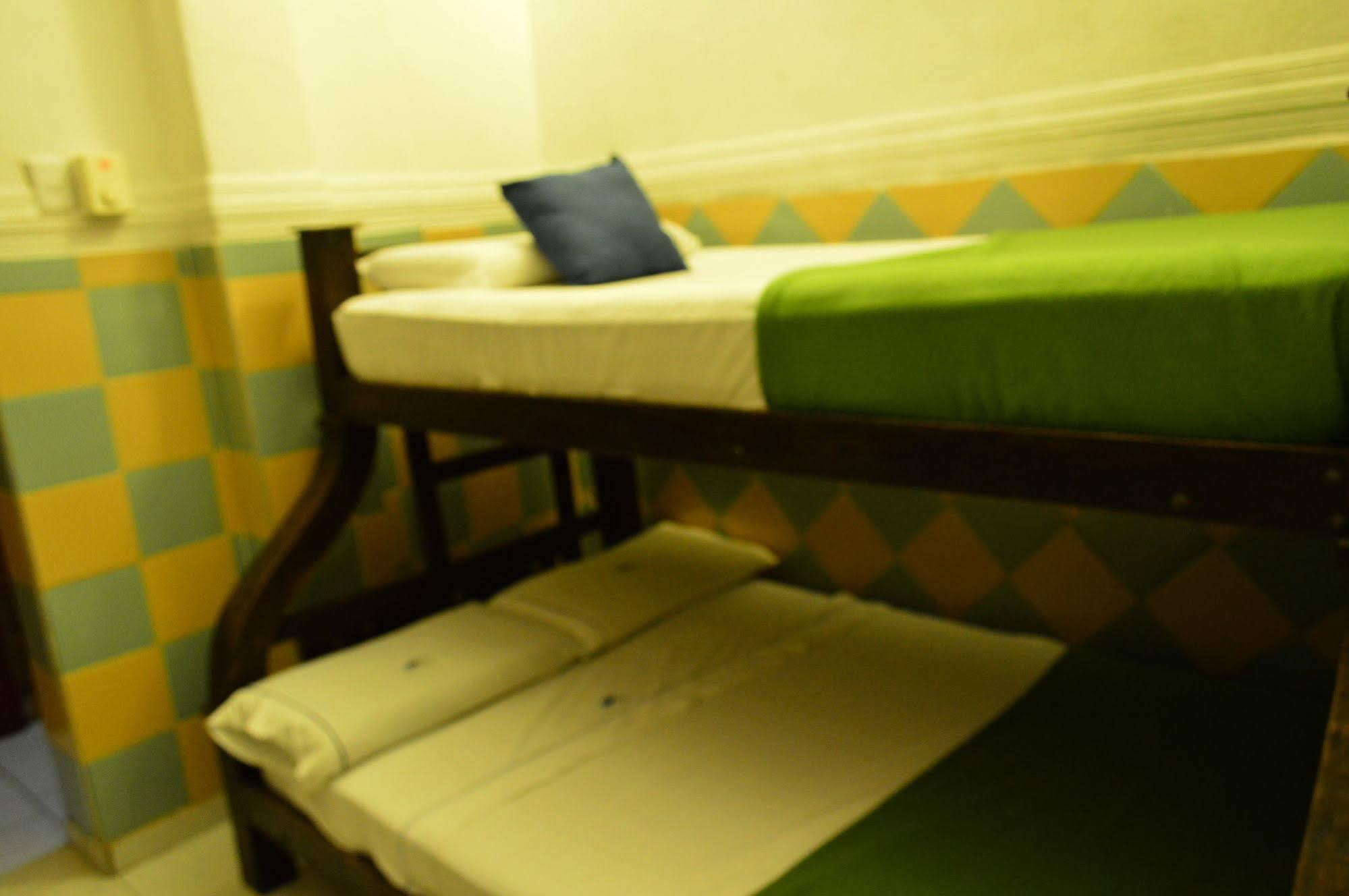 Marlin Hostal *