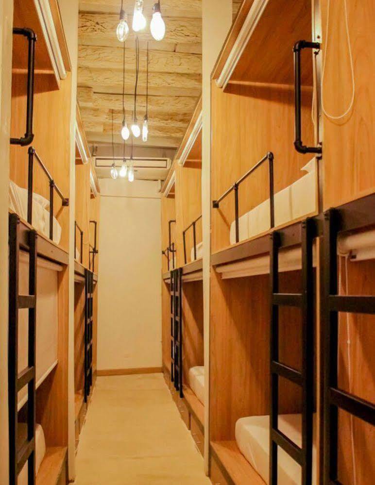 Bourbon St Boutique Hostal *