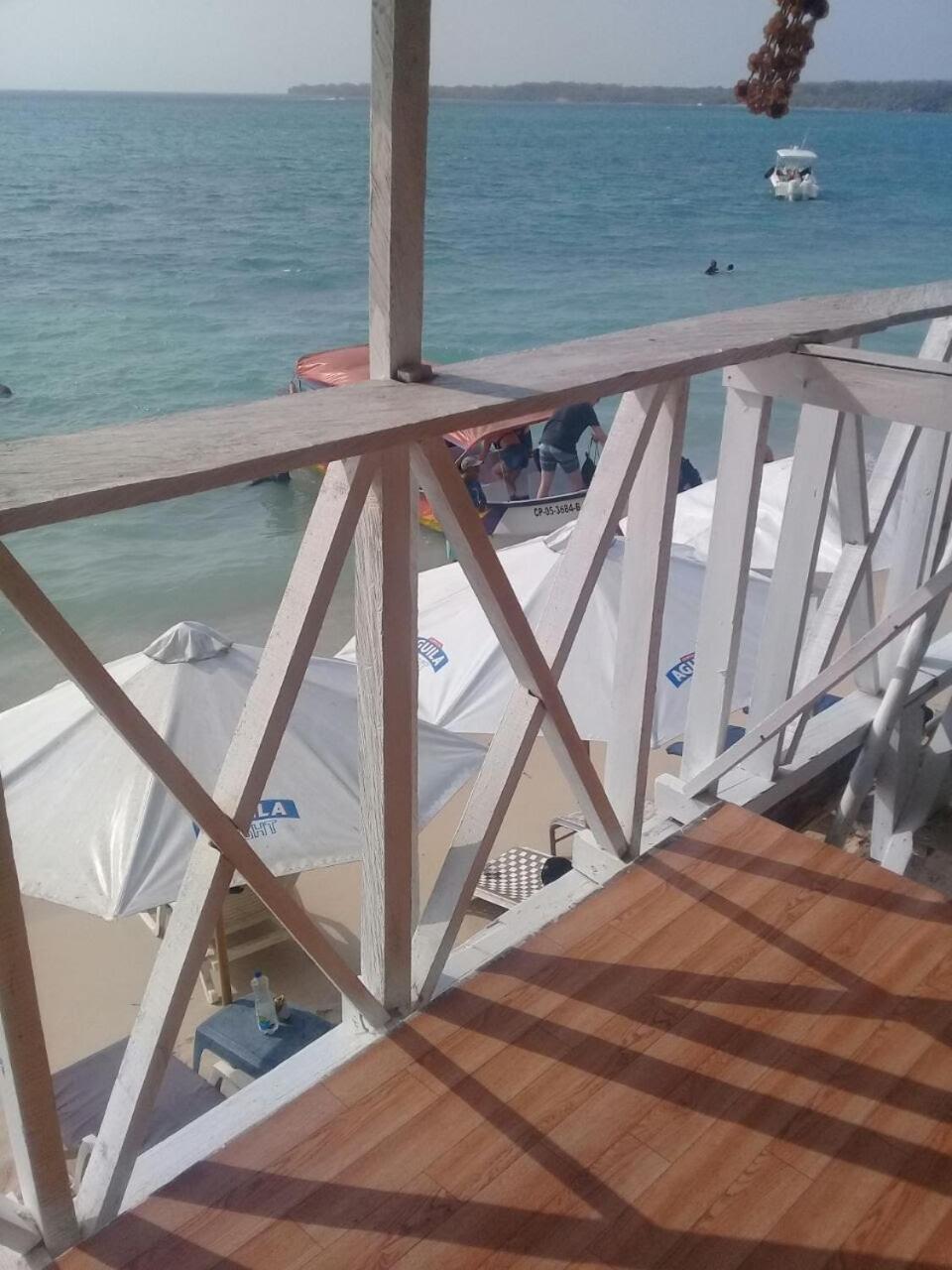 Cabanas Black And White