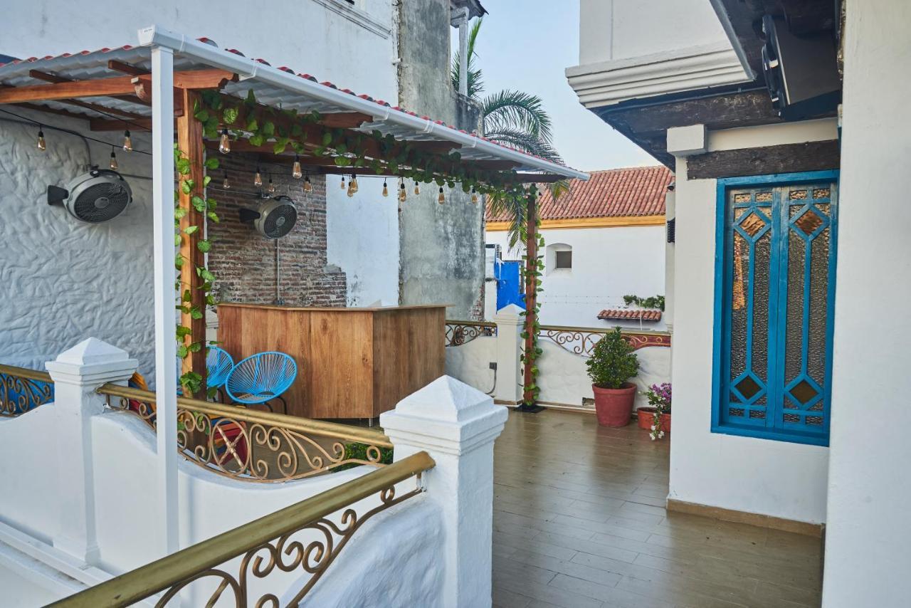 The Icon Capsule Hostal *