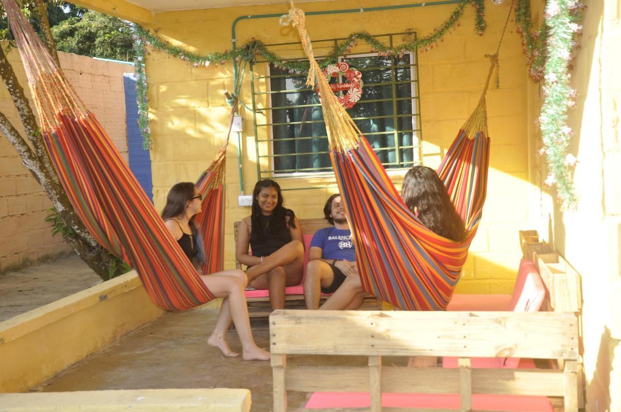 Punta Canoa Hostal *
