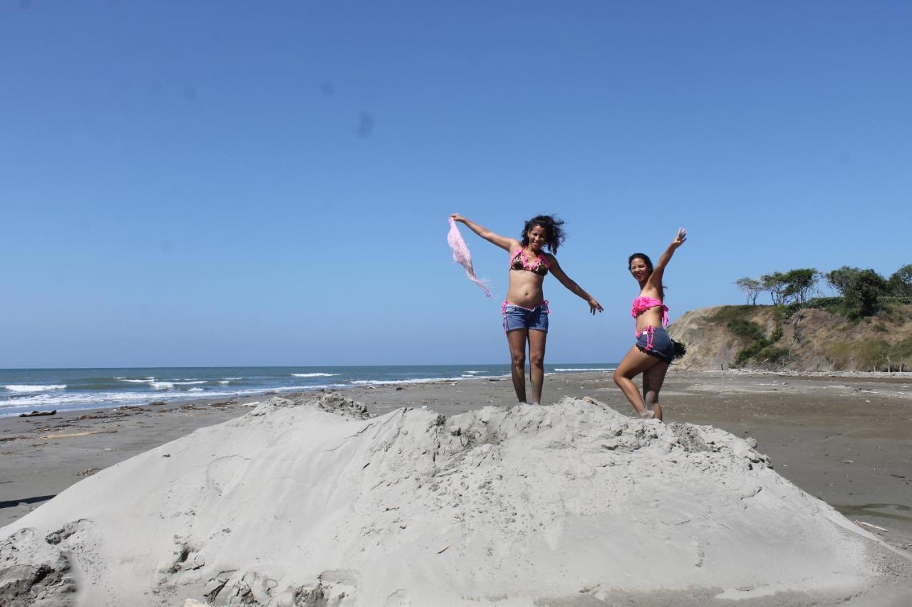 Hostal Punta Canoa *
