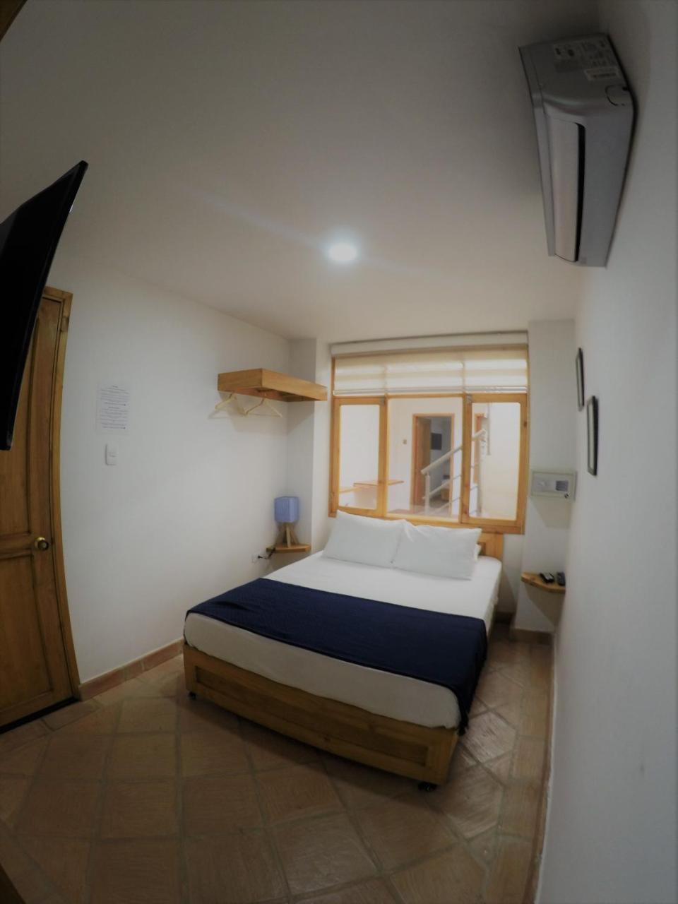 Hostal One Day *