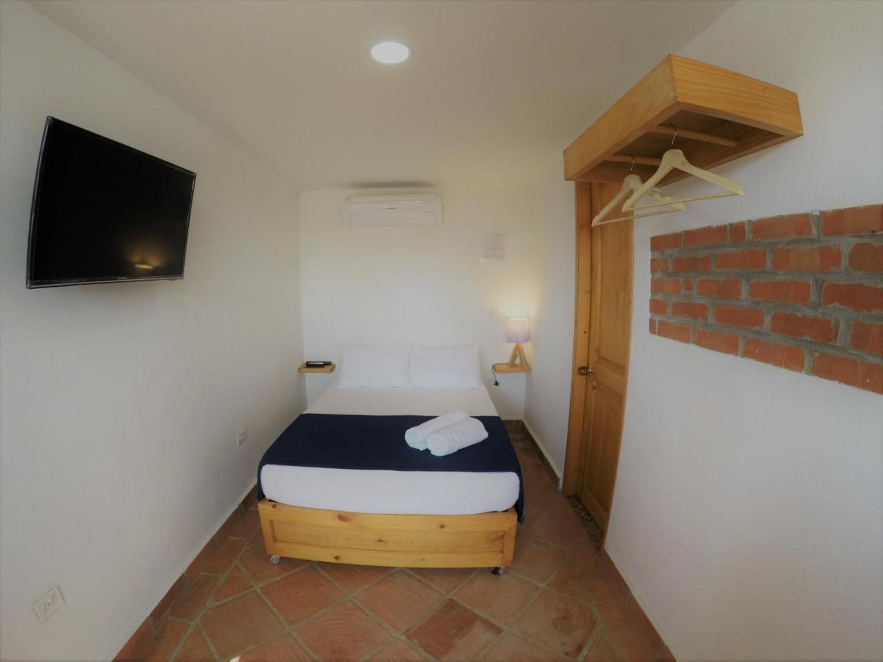 Hostal One Day *
