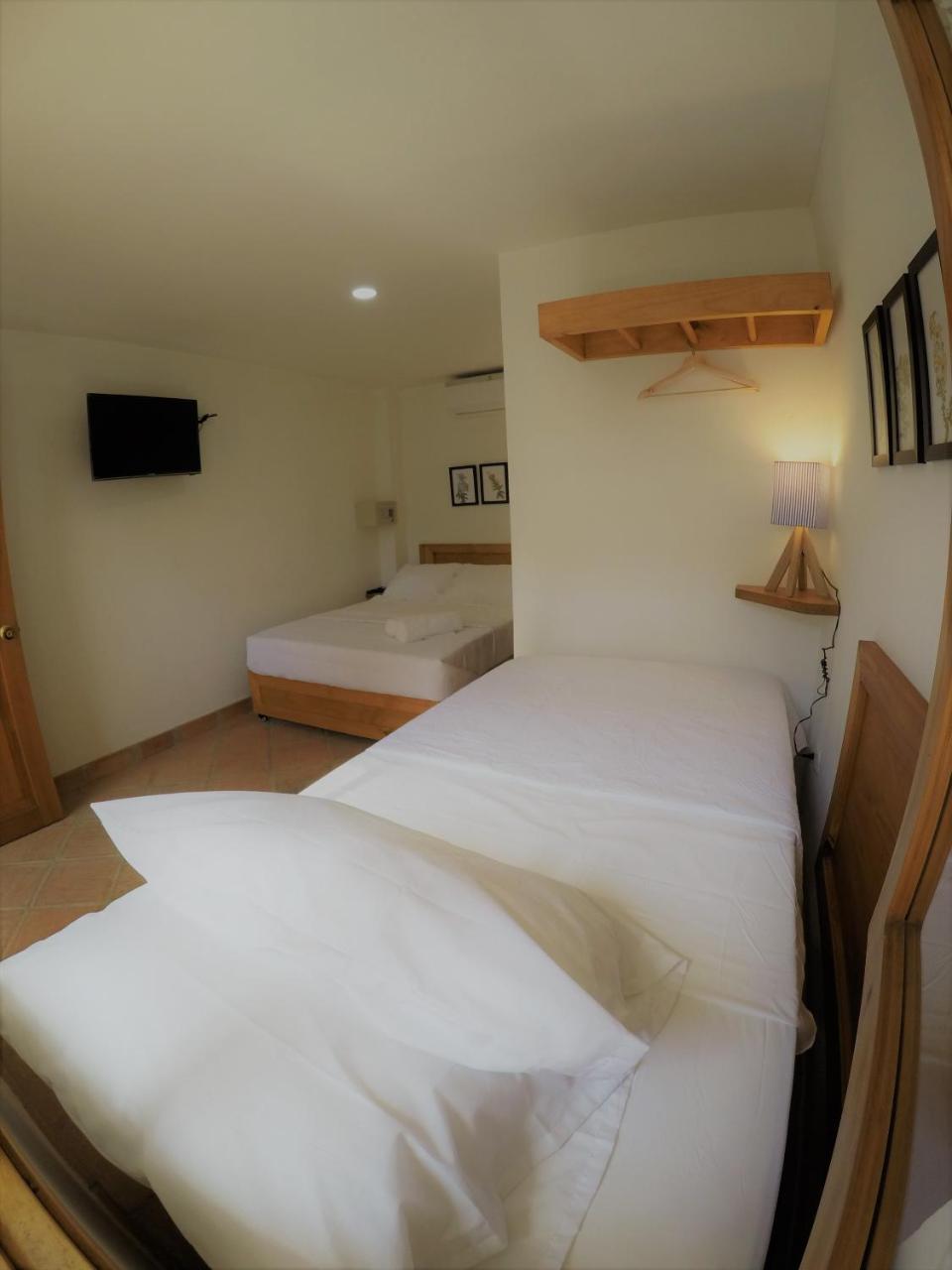 One Day Hostal *