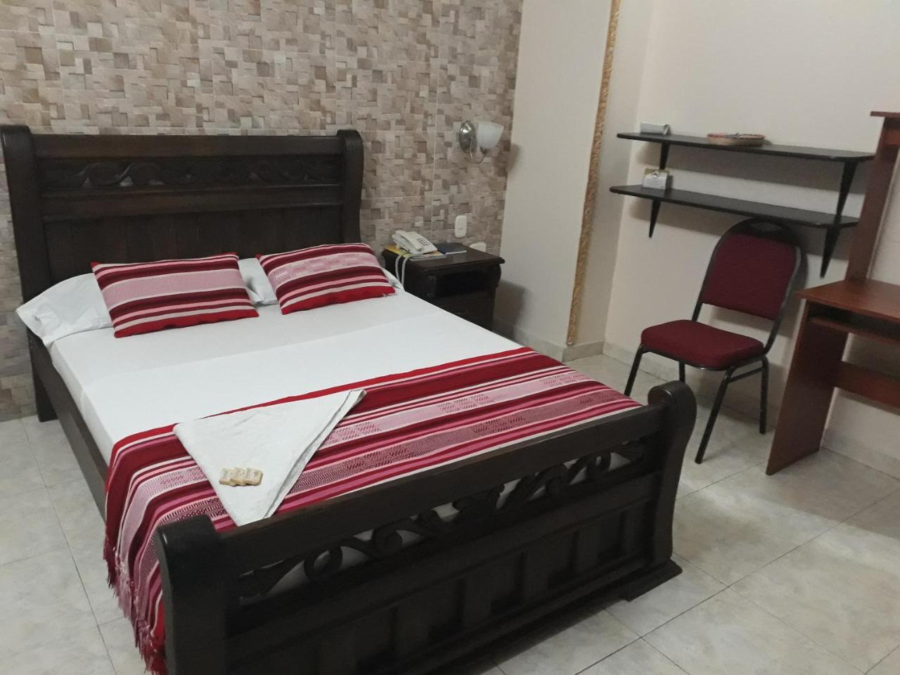 Mariand Plaza Hotel *