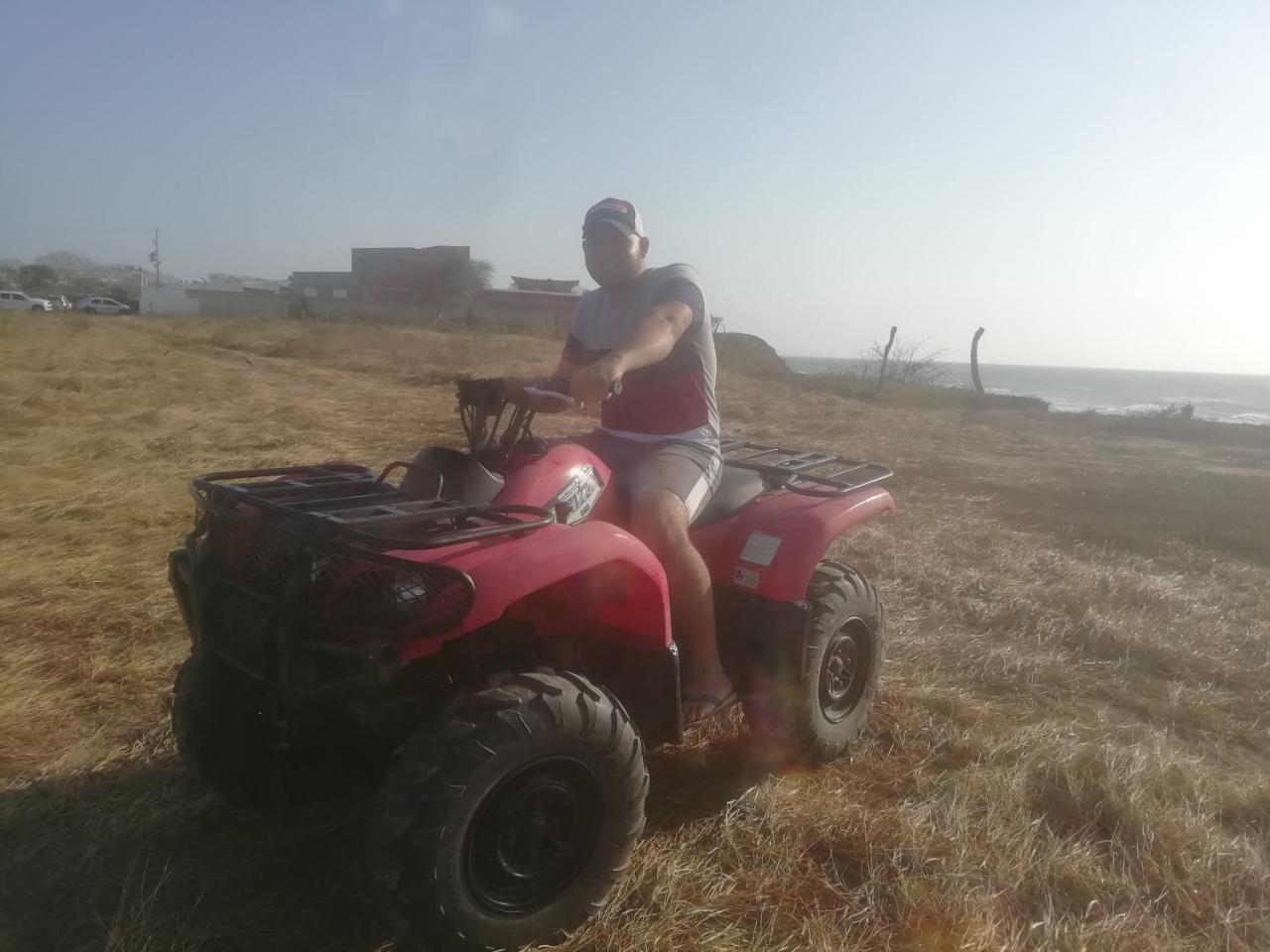 Hostal Punta Canoa *