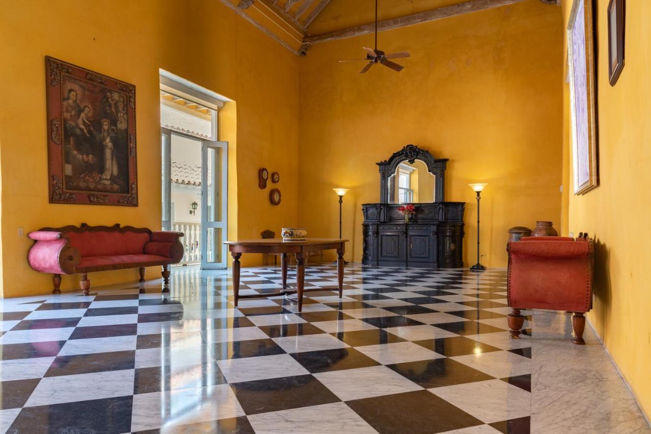 Casa De Don Andres De Madariaga Y Morales Conde De Pestagua Inn *