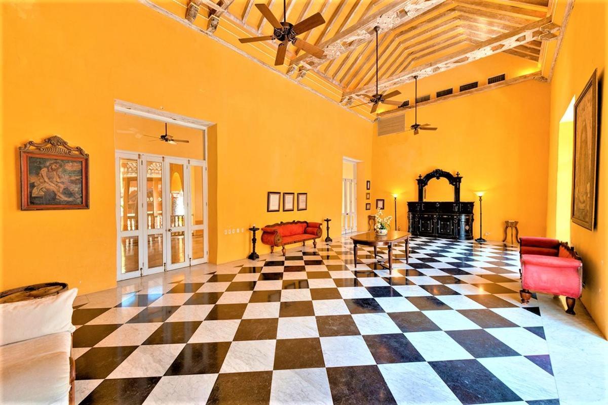 Inn Casa De Don Andres De Madariaga Y Morales Conde De Pestagua *