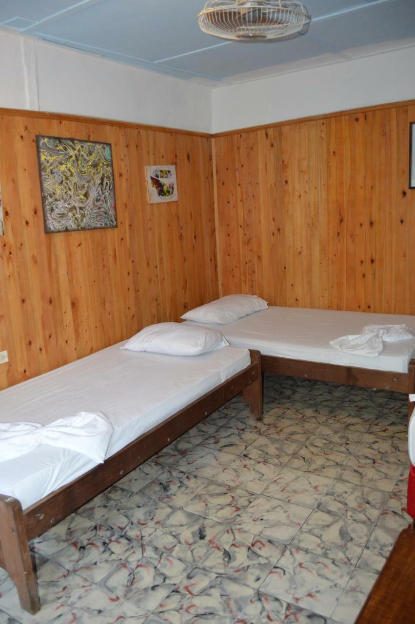 Hostal Mamabella *