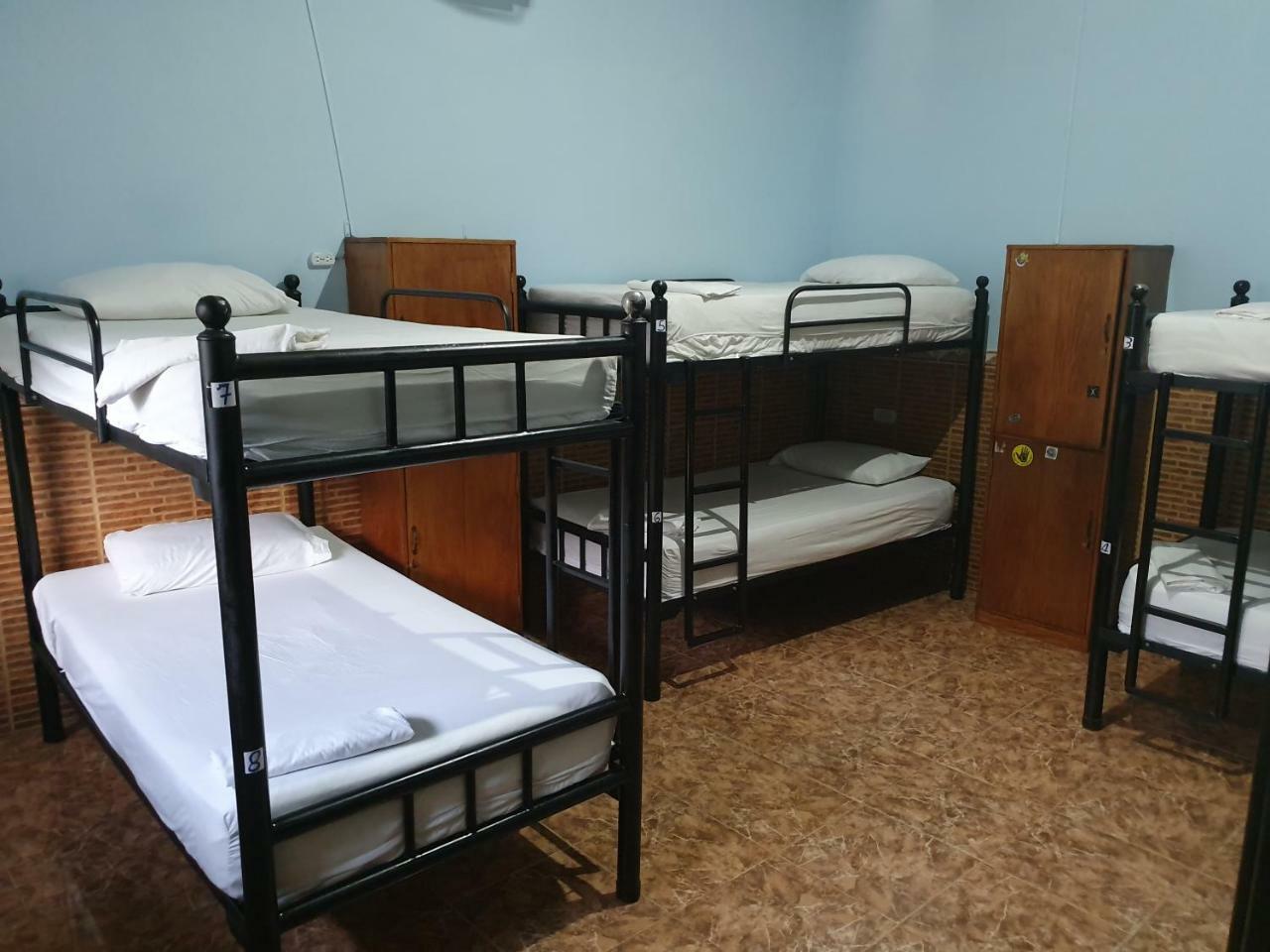 Mamabella Hostal *