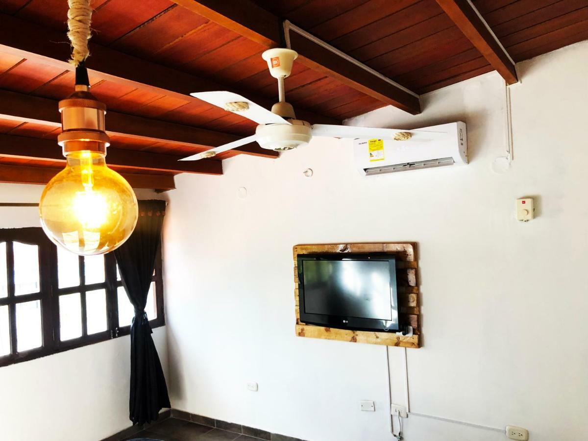 La Vie En Rose Hostal *