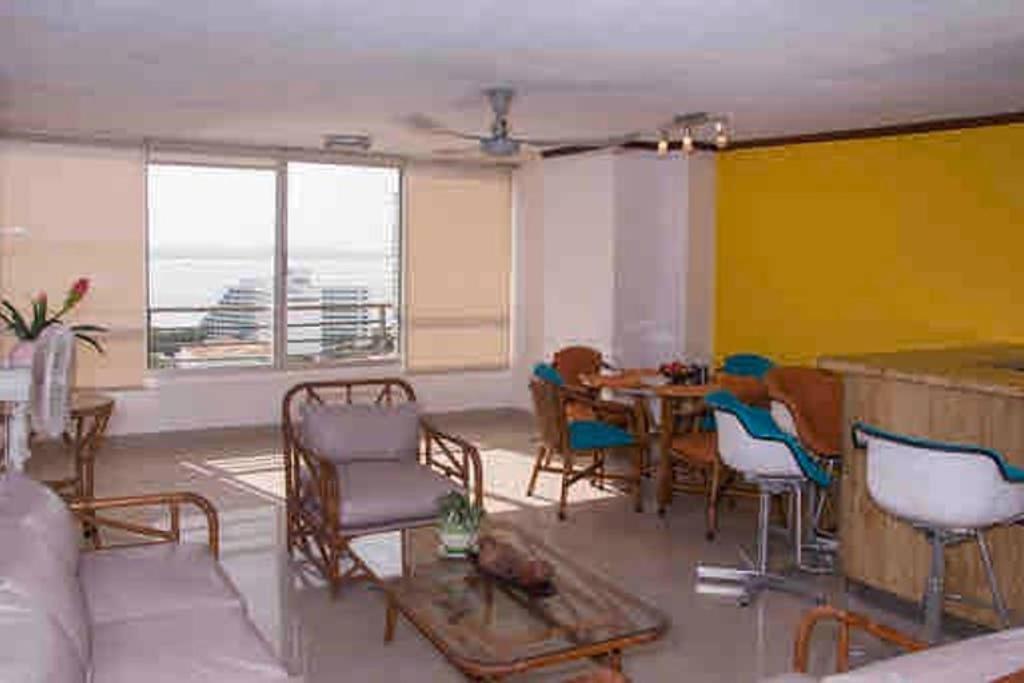 Iv 2 Bedroom