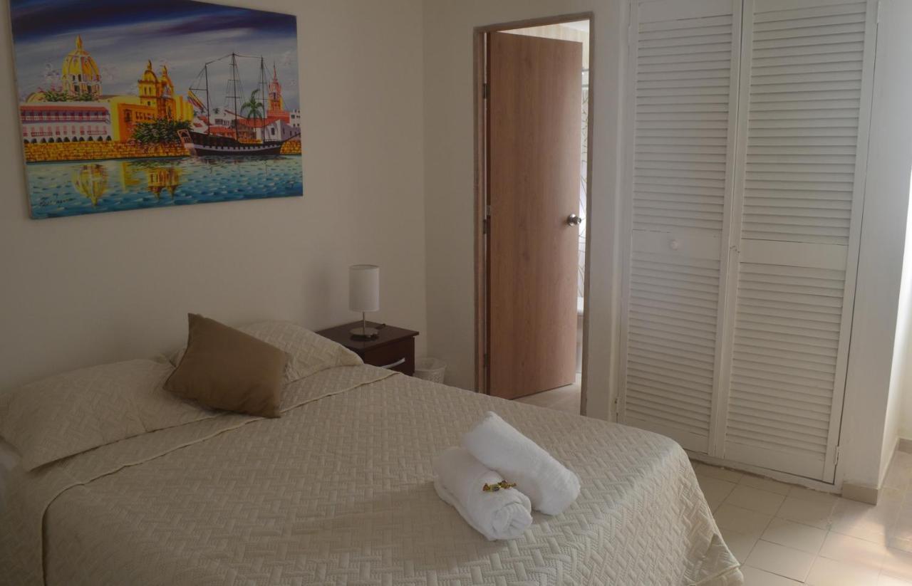House One Block From Castillo Grande Casa Playa Holiday home Cartagena