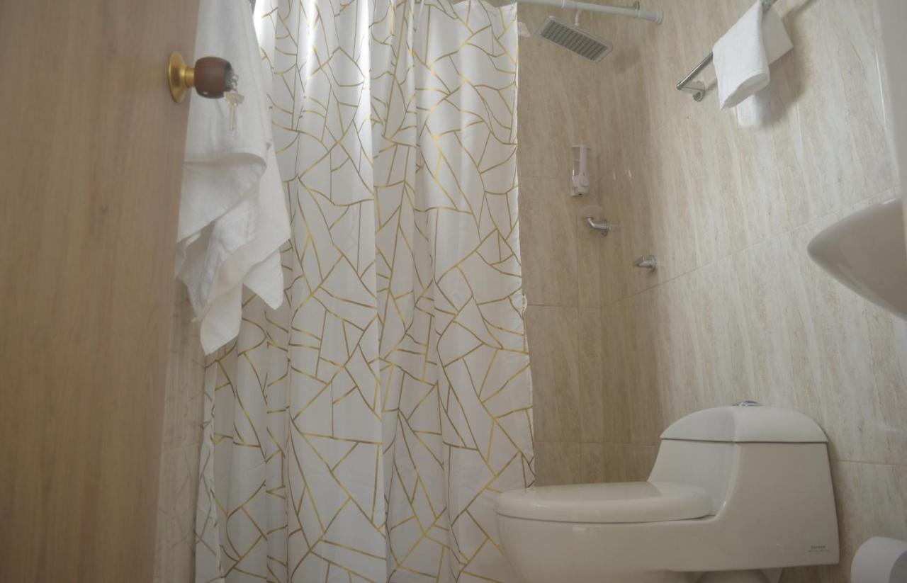 House One Block From Castillo Grande Casa Playa Holiday home Cartagena