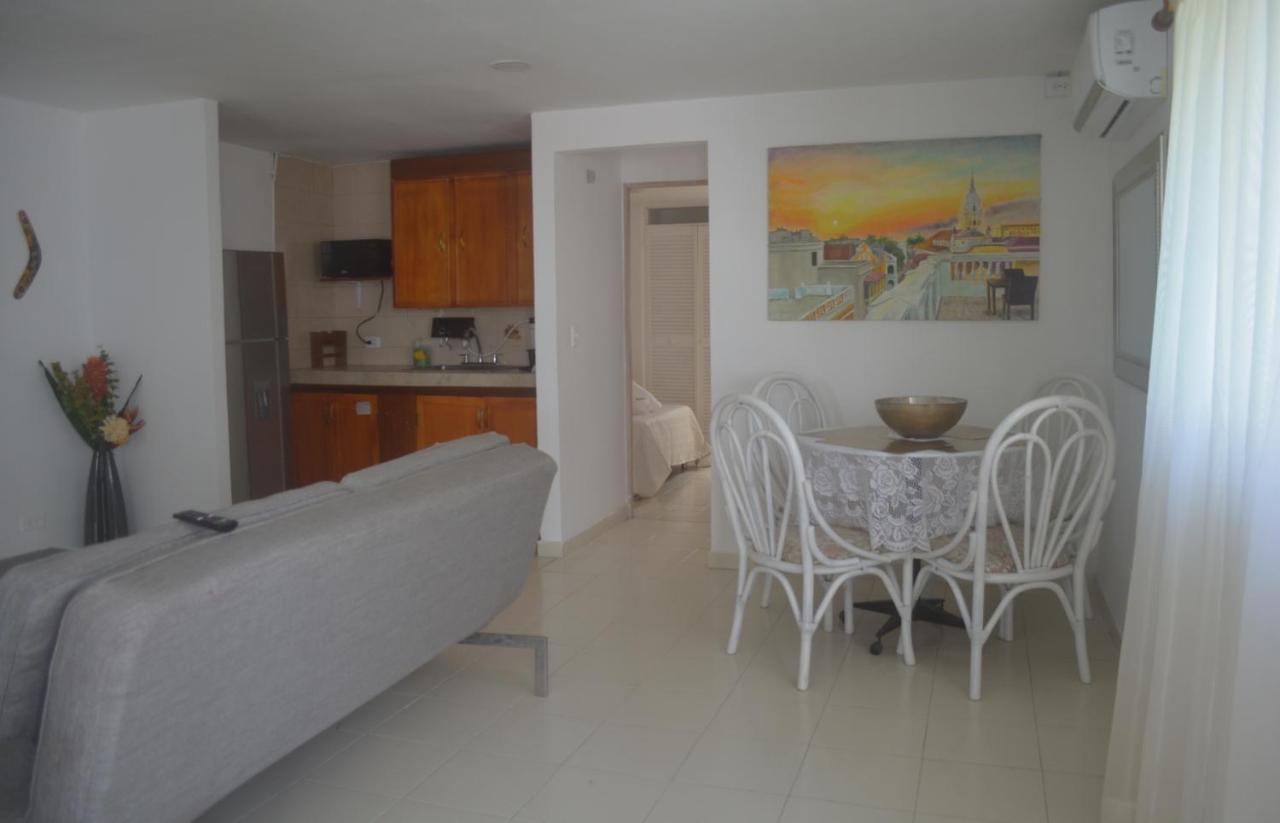 House One Block From Castillo Grande Casa Playa Holiday home Cartagena