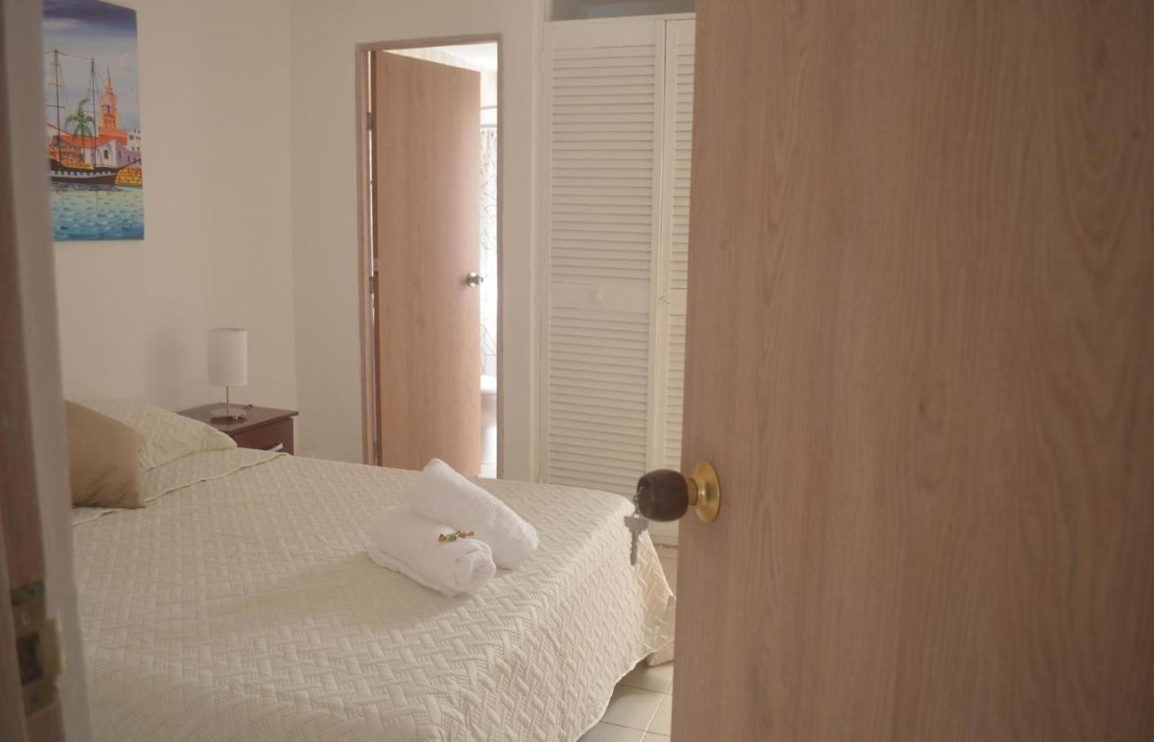 House One Block From Castillo Grande Casa Playa Holiday home Cartagena