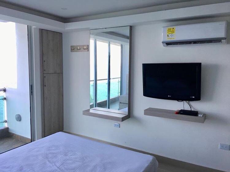 Apartamento 807 Moderno En El Laguito, Vista Al Mar *